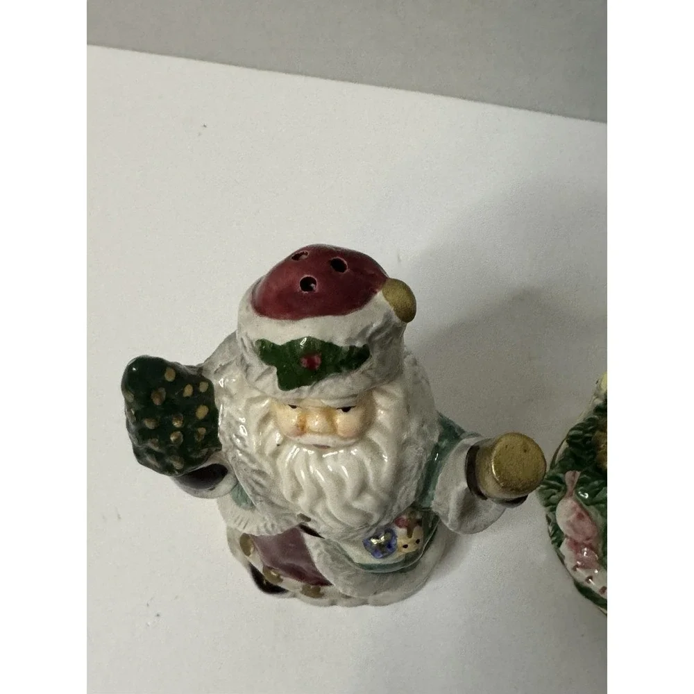 Vintage Omnibus  Santa‎ Clause And Christmas Tree Shakers 1992